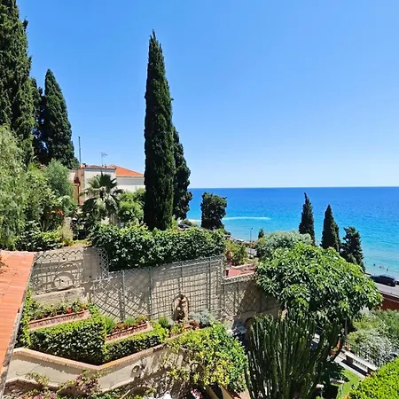Hostdomus - Elite With Private Parking Appartement Alassio