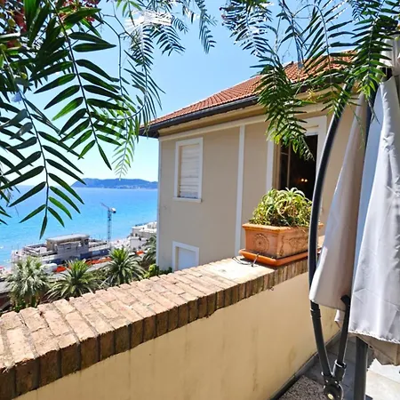 Hostdomus - Elite With Private Parking Appartement